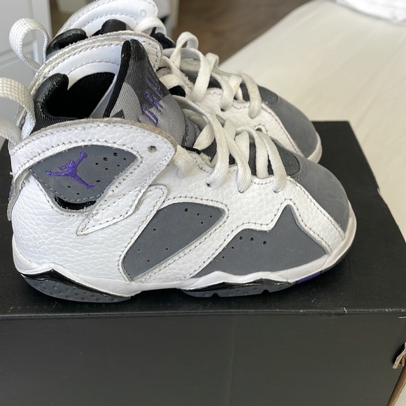 Toddler Retro Jordan size 7c in good condition. - Picture 5 of 7